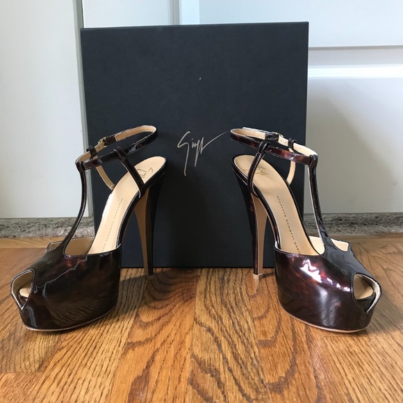Giuseppe Zanotti Shoes - Giuseppe Zanotti Monro T-Strap Pumps